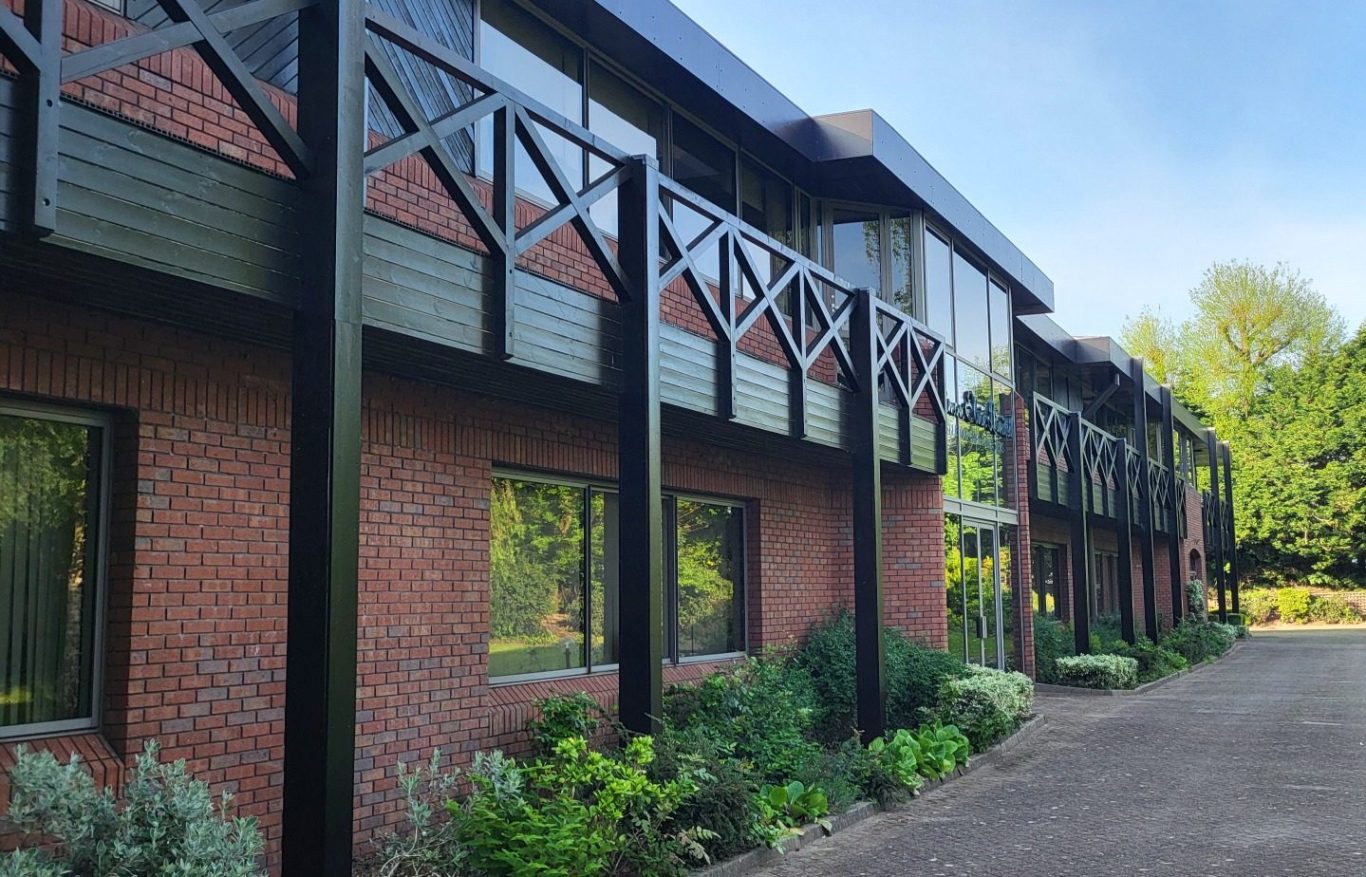 MJF Window Cleaning, professional window cleaning service.  B2B commercial professional window cleaning.  